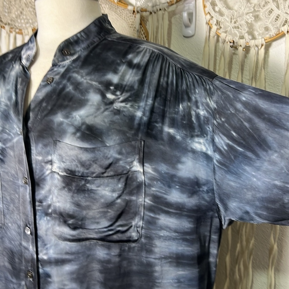 Raquel Allegra Blue Gray Long Sleeve Rayon Button Down Blouse Size 1/M - Picture 7 of 13